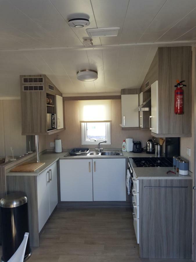 3 Bedroom Caravan With Hot Tub Tattershall Lakes Exterior foto
