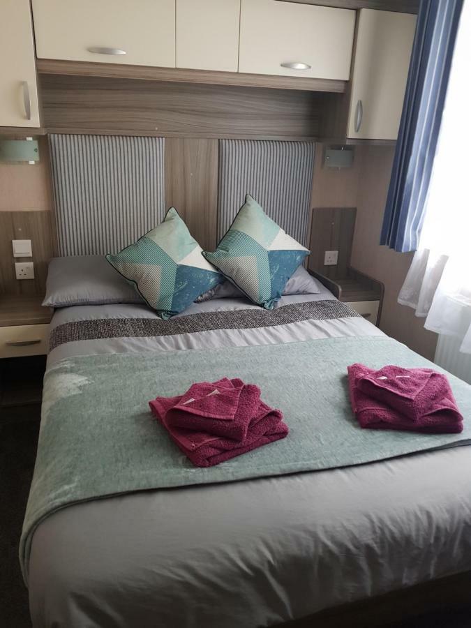 3 Bedroom Caravan With Hot Tub Tattershall Lakes Exterior foto